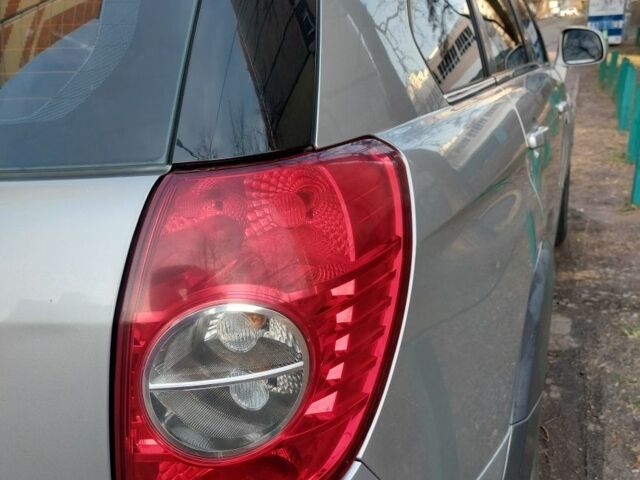 Серый Шевроле Каптива, объемом двигателя 2.4 л и пробегом 280 тыс. км за 6750 $, фото 5 на Automoto.ua