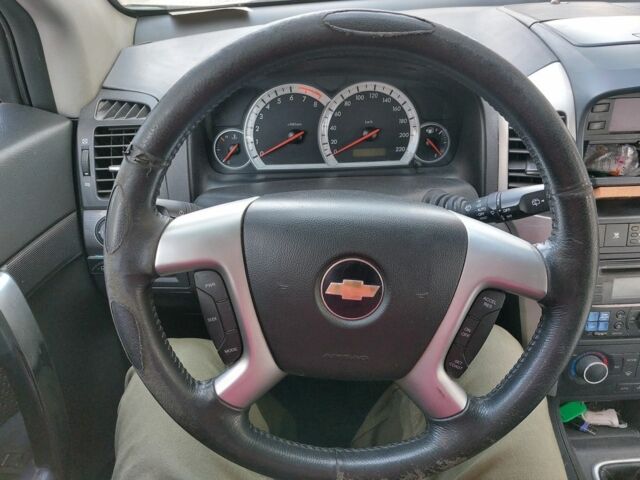 Серый Шевроле Каптива, объемом двигателя 2.4 л и пробегом 280 тыс. км за 6750 $, фото 16 на Automoto.ua