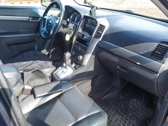 Серый Шевроле Каптива, объемом двигателя 2 л и пробегом 237 тыс. км за 7500 $, фото 5 на Automoto.ua