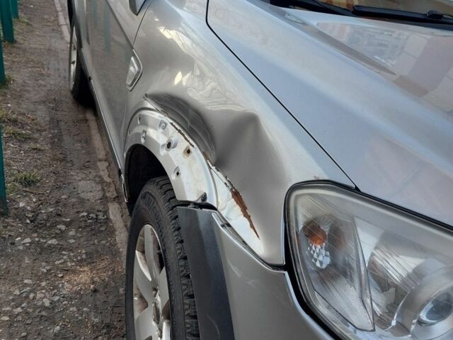 Серый Шевроле Каптива, объемом двигателя 2.4 л и пробегом 280 тыс. км за 6750 $, фото 9 на Automoto.ua