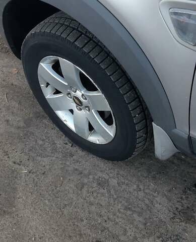 Сірий Шевроле Каптіва, об'ємом двигуна 2.4 л та пробігом 246 тис. км за 7900 $, фото 11 на Automoto.ua