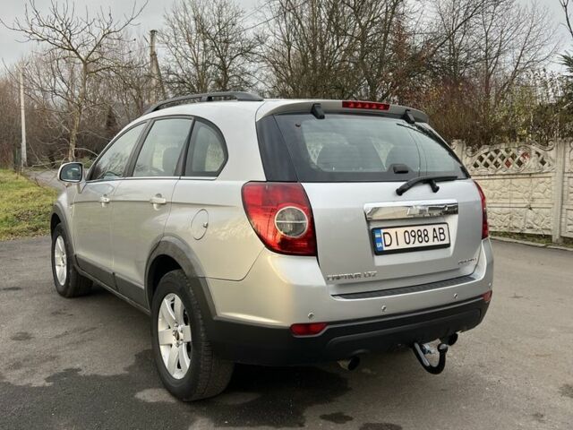 Серый Шевроле Каптива, объемом двигателя 2 л и пробегом 260 тыс. км за 7000 $, фото 3 на Automoto.ua