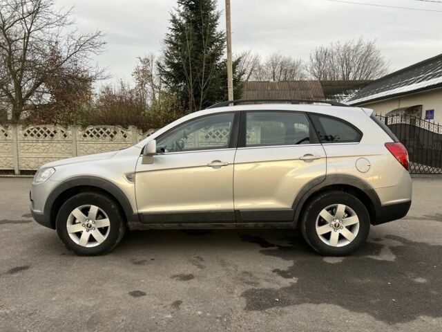 Серый Шевроле Каптива, объемом двигателя 2 л и пробегом 260 тыс. км за 7000 $, фото 2 на Automoto.ua