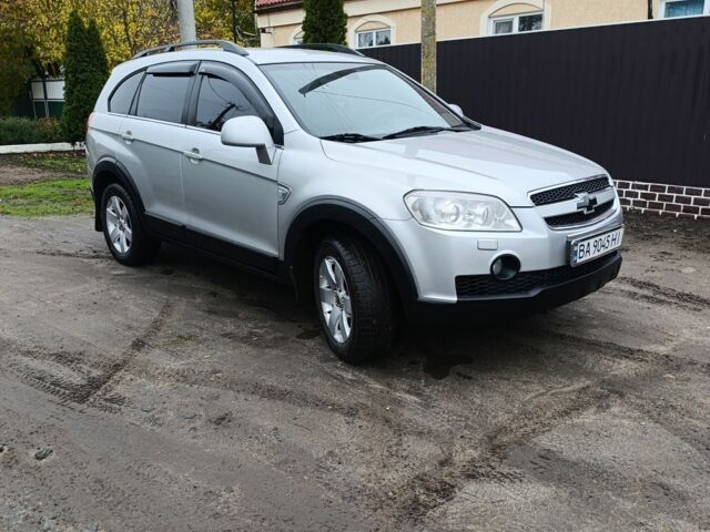 Серый Шевроле Каптива, объемом двигателя 2 л и пробегом 350 тыс. км за 9200 $, фото 1 на Automoto.ua