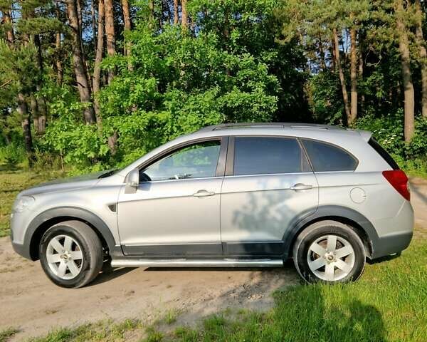 Сірий Шевроле Каптіва, об'ємом двигуна 2.41 л та пробігом 237 тис. км за 7800 $, фото 7 на Automoto.ua