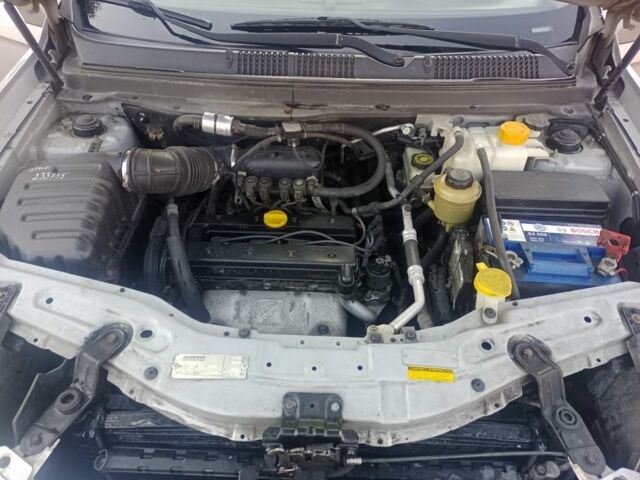 Сірий Шевроле Каптіва, об'ємом двигуна 2.4 л та пробігом 269 тис. км за 4000 $, фото 12 на Automoto.ua