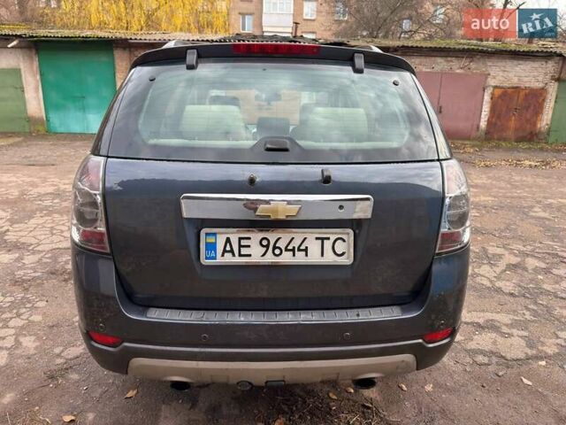 Серый Шевроле Каптива, объемом двигателя 1.99 л и пробегом 300 тыс. км за 6999 $, фото 4 на Automoto.ua