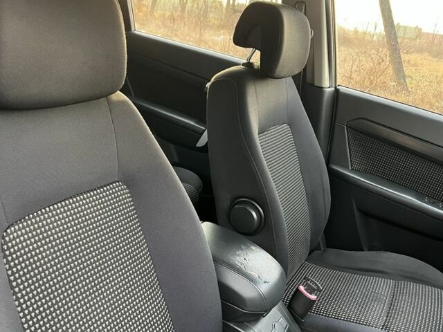 Серый Шевроле Каптива, объемом двигателя 2 л и пробегом 260 тыс. км за 7000 $, фото 13 на Automoto.ua