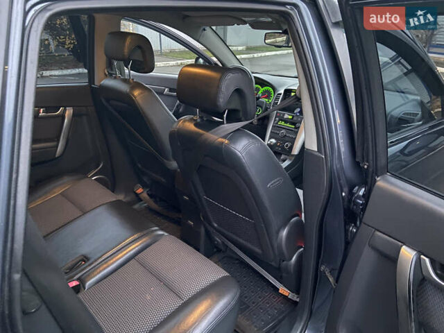 Серый Шевроле Каптива, объемом двигателя 2 л и пробегом 160 тыс. км за 8300 $, фото 11 на Automoto.ua