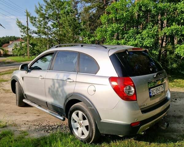 Сірий Шевроле Каптіва, об'ємом двигуна 2.41 л та пробігом 237 тис. км за 7800 $, фото 1 на Automoto.ua