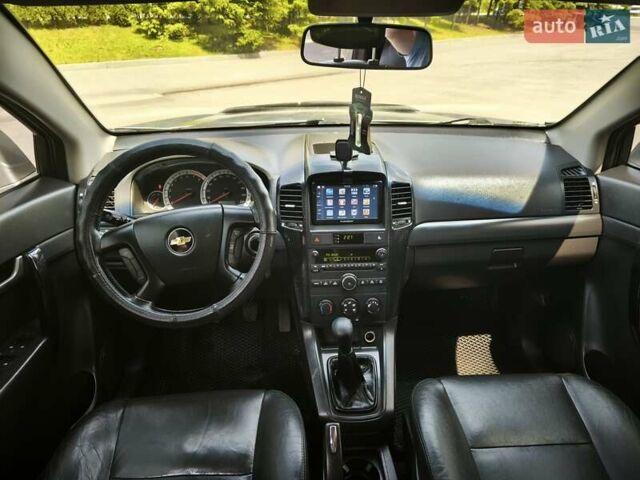 Серый Шевроле Каптива, объемом двигателя 2.4 л и пробегом 324 тыс. км за 6350 $, фото 7 на Automoto.ua