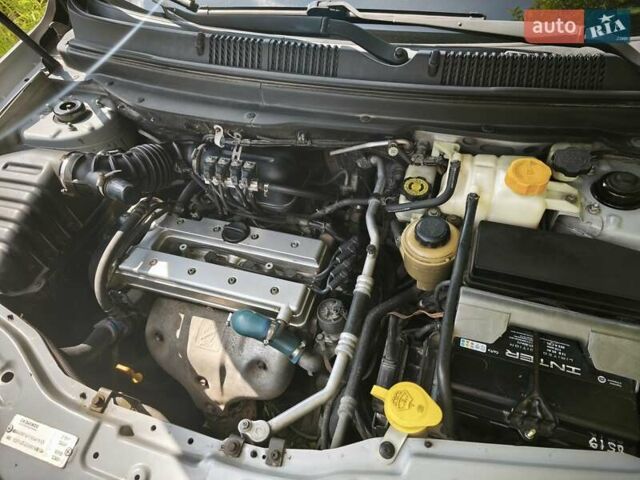 Серый Шевроле Каптива, объемом двигателя 2.4 л и пробегом 324 тыс. км за 6350 $, фото 6 на Automoto.ua