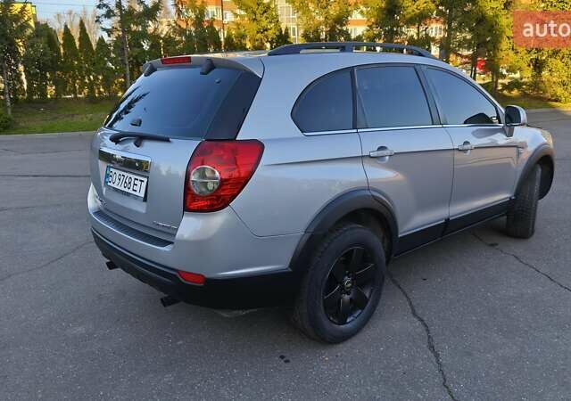 Серый Шевроле Каптива, объемом двигателя 2.4 л и пробегом 324 тыс. км за 6350 $, фото 4 на Automoto.ua