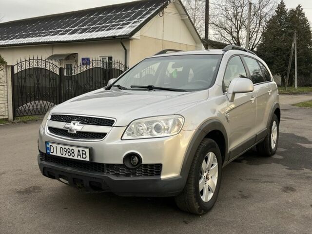 Серый Шевроле Каптива, объемом двигателя 2 л и пробегом 260 тыс. км за 7000 $, фото 1 на Automoto.ua