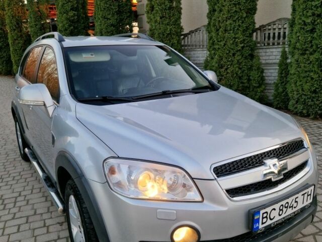 Сірий Шевроле Каптіва, об'ємом двигуна 2.4 л та пробігом 237 тис. км за 7500 $, фото 1 на Automoto.ua