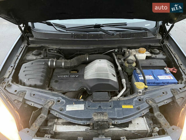 Серый Шевроле Каптива, объемом двигателя 2 л и пробегом 160 тыс. км за 8300 $, фото 14 на Automoto.ua