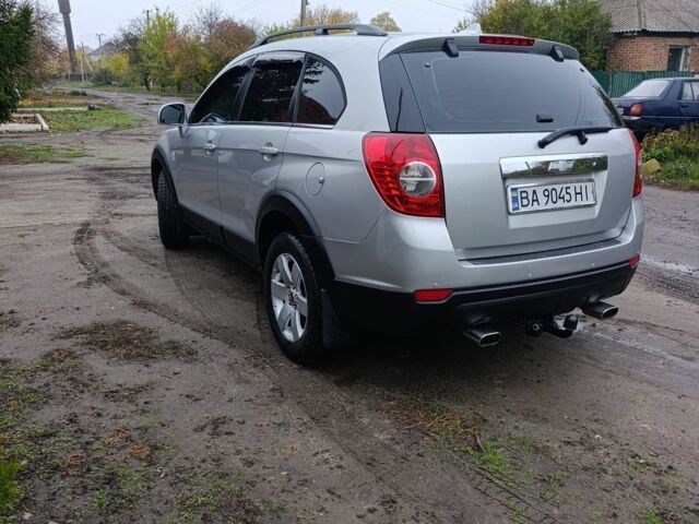 Серый Шевроле Каптива, объемом двигателя 2 л и пробегом 350 тыс. км за 9200 $, фото 5 на Automoto.ua