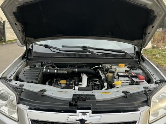 Серый Шевроле Каптива, объемом двигателя 2 л и пробегом 260 тыс. км за 7000 $, фото 9 на Automoto.ua