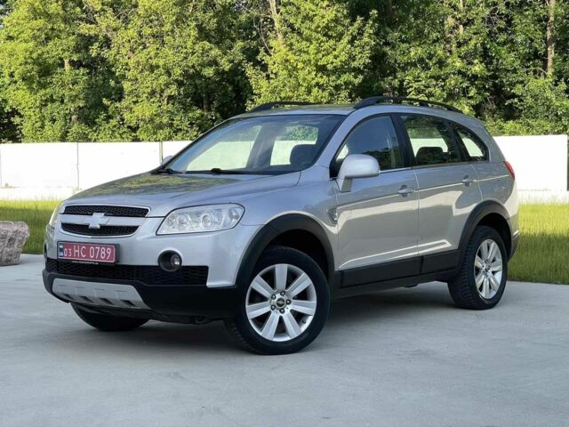 Серый Шевроле Каптива, объемом двигателя 0 л и пробегом 220 тыс. км за 7800 $, фото 1 на Automoto.ua