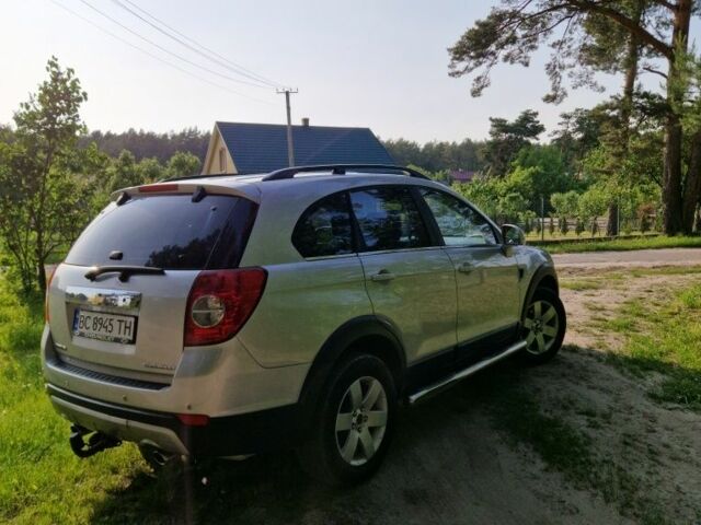 Сірий Шевроле Каптіва, об'ємом двигуна 2.4 л та пробігом 237 тис. км за 7500 $, фото 11 на Automoto.ua