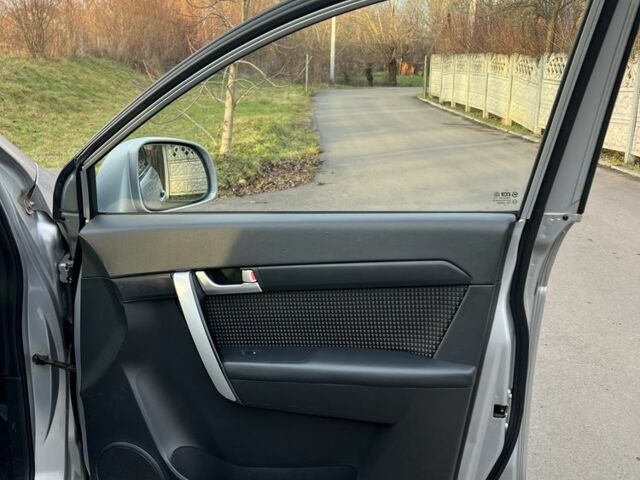 Серый Шевроле Каптива, объемом двигателя 2 л и пробегом 260 тыс. км за 7000 $, фото 15 на Automoto.ua