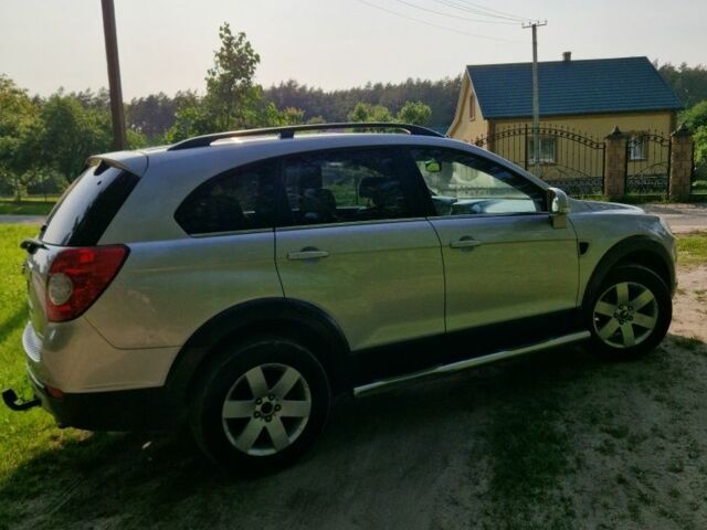 Сірий Шевроле Каптіва, об'ємом двигуна 2.4 л та пробігом 237 тис. км за 7500 $, фото 12 на Automoto.ua