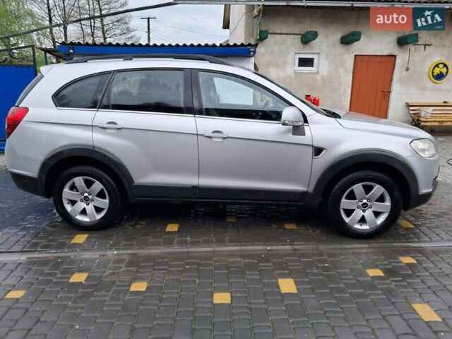 Серый Шевроле Каптива, объемом двигателя 2 л и пробегом 230 тыс. км за 7400 $, фото 6 на Automoto.ua