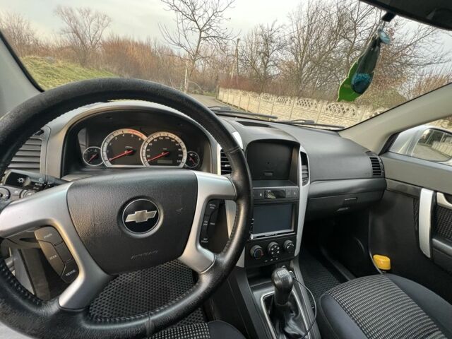 Серый Шевроле Каптива, объемом двигателя 2 л и пробегом 260 тыс. км за 7000 $, фото 22 на Automoto.ua