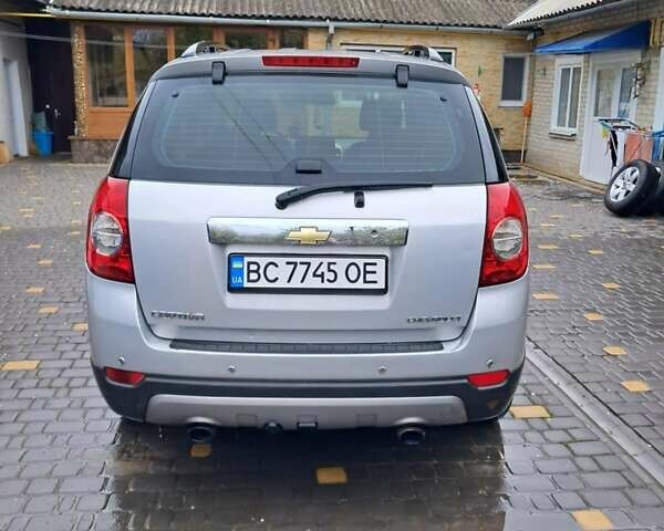 Серый Шевроле Каптива, объемом двигателя 2 л и пробегом 230 тыс. км за 7400 $, фото 5 на Automoto.ua