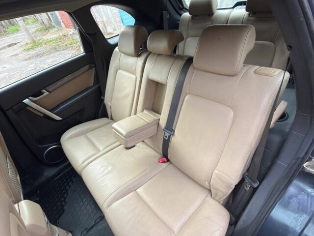 Сірий Шевроле Каптіва, об'ємом двигуна 2 л та пробігом 298 тис. км за 6999 $, фото 7 на Automoto.ua