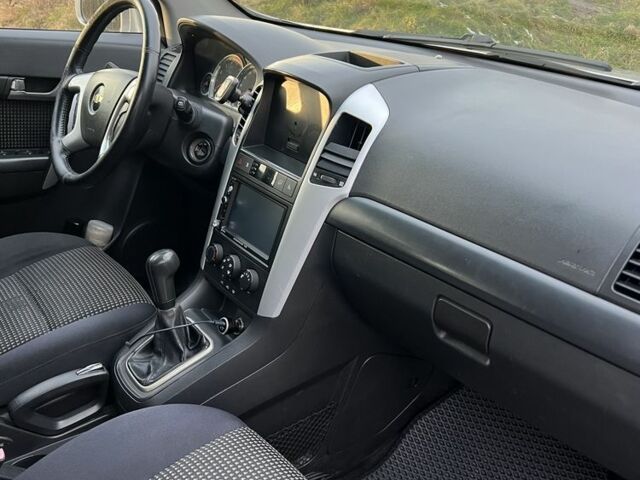 Серый Шевроле Каптива, объемом двигателя 2 л и пробегом 260 тыс. км за 7000 $, фото 14 на Automoto.ua