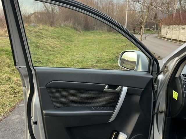 Серый Шевроле Каптива, объемом двигателя 2 л и пробегом 260 тыс. км за 7000 $, фото 21 на Automoto.ua