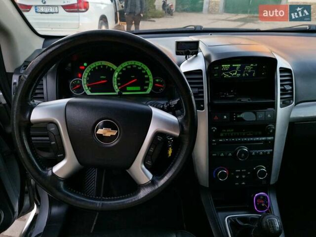 Сірий Шевроле Каптіва, об'ємом двигуна 2.41 л та пробігом 237 тис. км за 7800 $, фото 21 на Automoto.ua