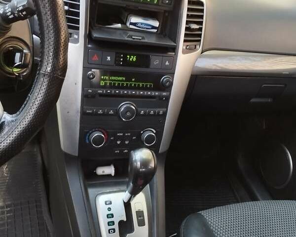 Сірий Шевроле Каптіва, об'ємом двигуна 2 л та пробігом 246 тис. км за 7800 $, фото 6 на Automoto.ua
