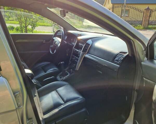 Сірий Шевроле Каптіва, об'ємом двигуна 2.41 л та пробігом 237 тис. км за 7800 $, фото 13 на Automoto.ua