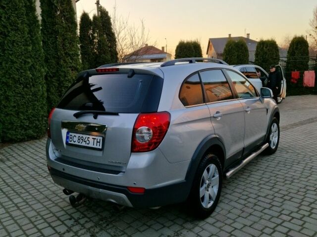 Серый Шевроле Каптива, объемом двигателя 2.4 л и пробегом 237 тыс. км за 7500 $, фото 7 на Automoto.ua