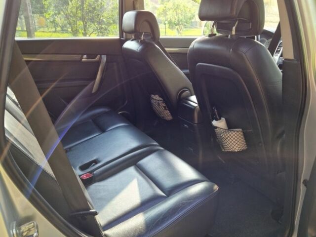 Серый Шевроле Каптива, объемом двигателя 2.4 л и пробегом 237 тыс. км за 7500 $, фото 18 на Automoto.ua