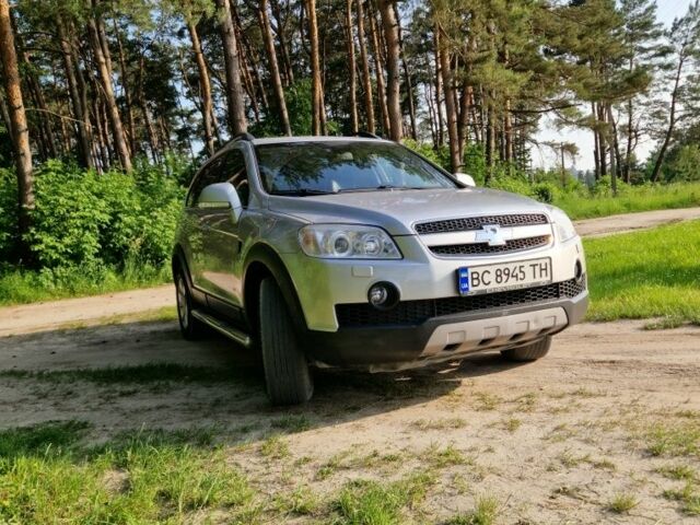 Сірий Шевроле Каптіва, об'ємом двигуна 2.4 л та пробігом 237 тис. км за 7500 $, фото 10 на Automoto.ua