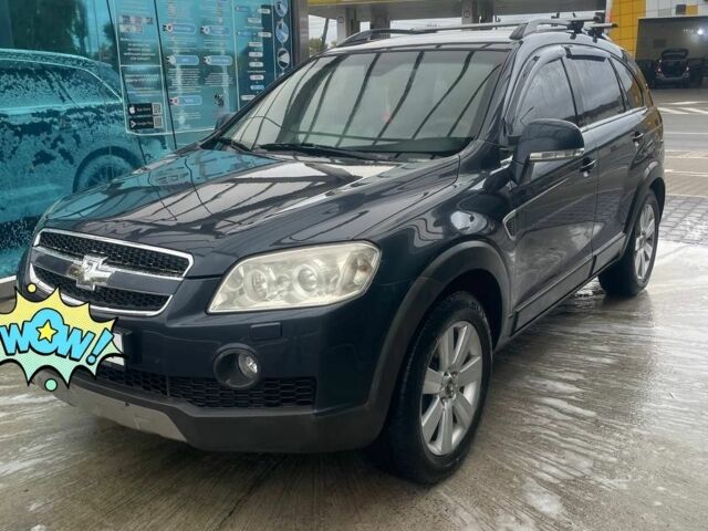 Сірий Шевроле Каптіва, об'ємом двигуна 2.4 л та пробігом 233 тис. км за 8000 $, фото 1 на Automoto.ua