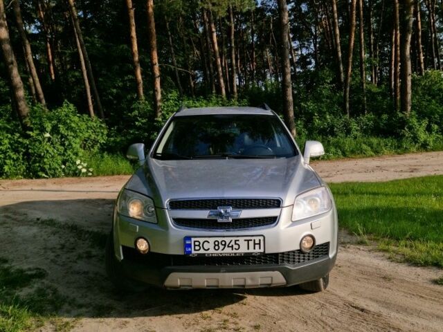 Сірий Шевроле Каптіва, об'ємом двигуна 2.4 л та пробігом 237 тис. км за 7500 $, фото 9 на Automoto.ua