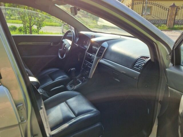 Серый Шевроле Каптива, объемом двигателя 2.4 л и пробегом 237 тыс. км за 7500 $, фото 17 на Automoto.ua