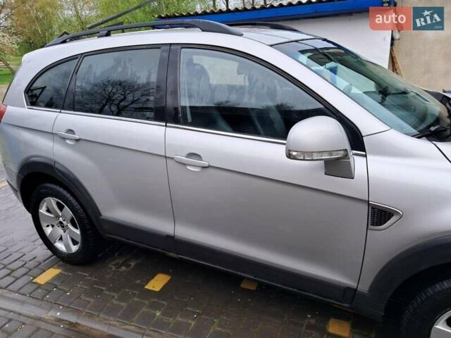 Серый Шевроле Каптива, объемом двигателя 2 л и пробегом 230 тыс. км за 7400 $, фото 9 на Automoto.ua