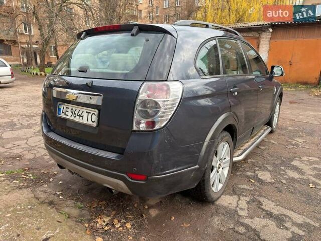 Серый Шевроле Каптива, объемом двигателя 1.99 л и пробегом 300 тыс. км за 6999 $, фото 5 на Automoto.ua