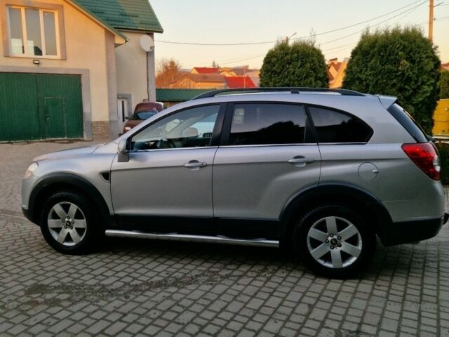 Сірий Шевроле Каптіва, об'ємом двигуна 2.4 л та пробігом 237 тис. км за 7500 $, фото 5 на Automoto.ua