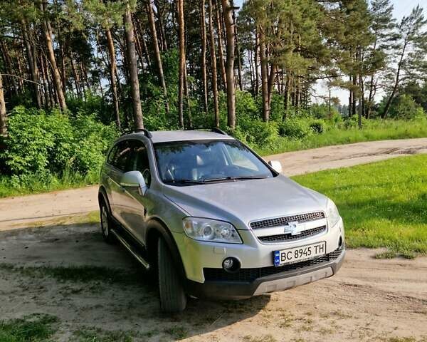 Сірий Шевроле Каптіва, об'ємом двигуна 2.41 л та пробігом 237 тис. км за 7800 $, фото 11 на Automoto.ua