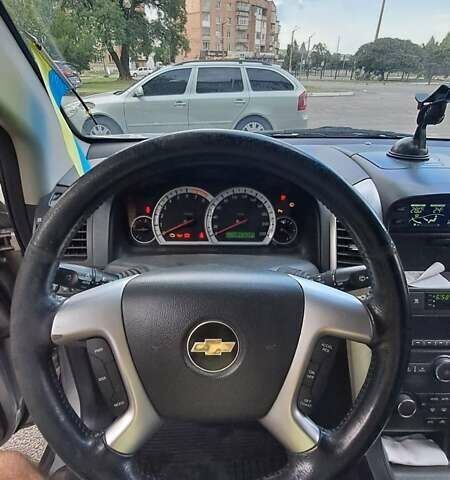 Серый Шевроле Каптива, объемом двигателя 2.4 л и пробегом 495 тыс. км за 6500 $, фото 14 на Automoto.ua