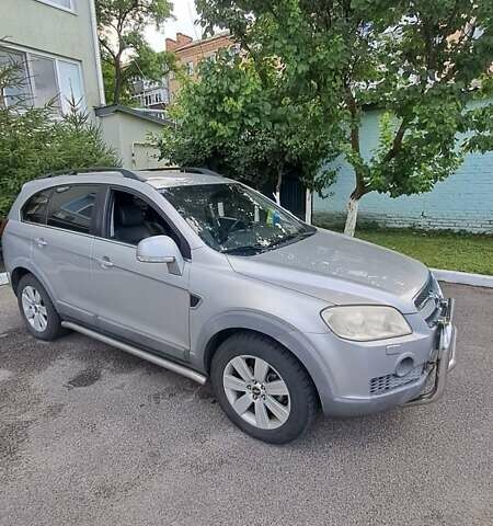 Серый Шевроле Каптива, объемом двигателя 2.4 л и пробегом 495 тыс. км за 6500 $, фото 5 на Automoto.ua