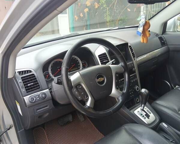 Серый Шевроле Каптива, объемом двигателя 1.99 л и пробегом 223 тыс. км за 8500 $, фото 7 на Automoto.ua