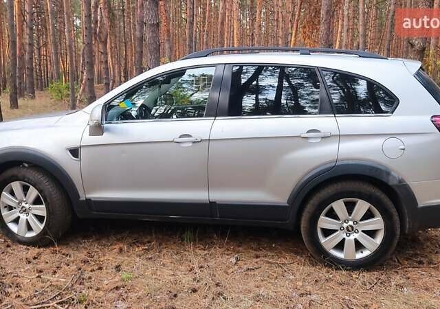 Сірий Шевроле Каптіва, об'ємом двигуна 2.4 л та пробігом 126 тис. км за 9500 $, фото 1 на Automoto.ua