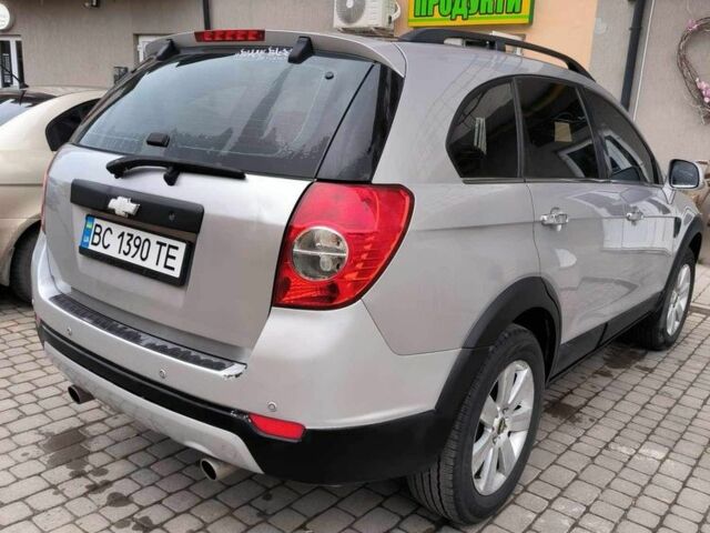 Серый Шевроле Каптива, объемом двигателя 3.2 л и пробегом 245 тыс. км за 5700 $, фото 2 на Automoto.ua